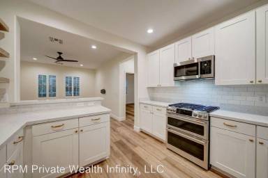 Main picture of Madison Place At Greer Manor Condominium