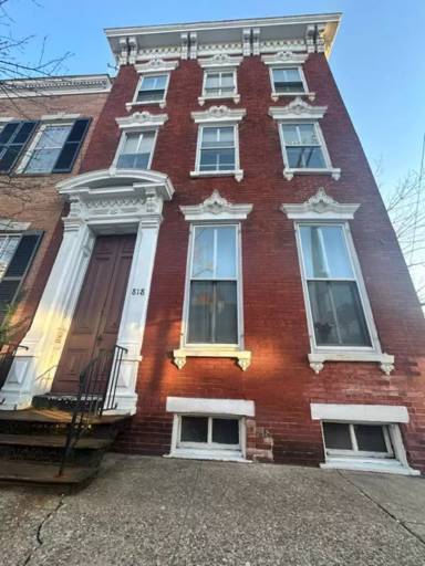 Main picture of 818 Prince St