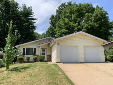 Main picture of 2400 Lindsay Ln