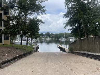 Main picture of 300 Yacht Club Dr