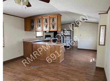 Main picture of 2065 E Lakeside Dr