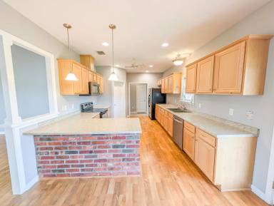 Main picture of 8411 Buncombe Rd