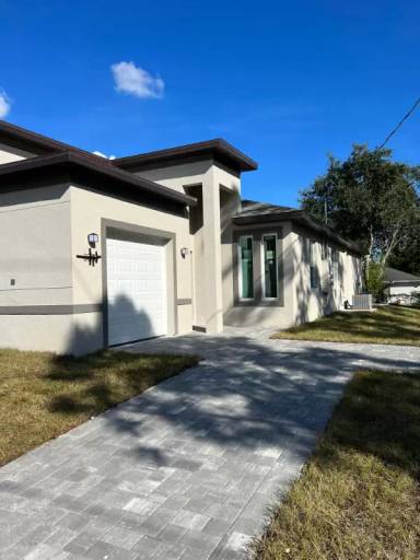 Main picture of 3007 Gilbert Ave S