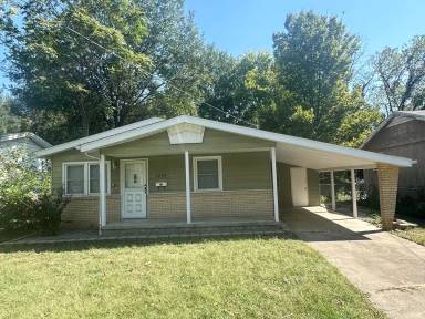Main picture of 2436 N Rogers Ave