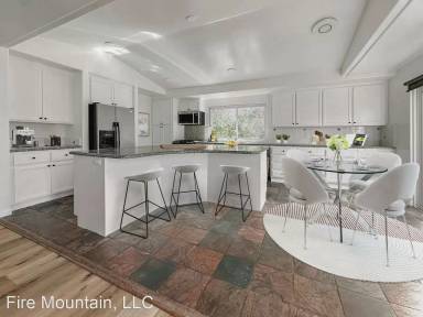 Main picture of 2486 Birchwood Way
