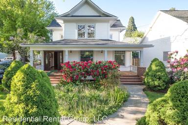 Main picture of 641 E Main St
