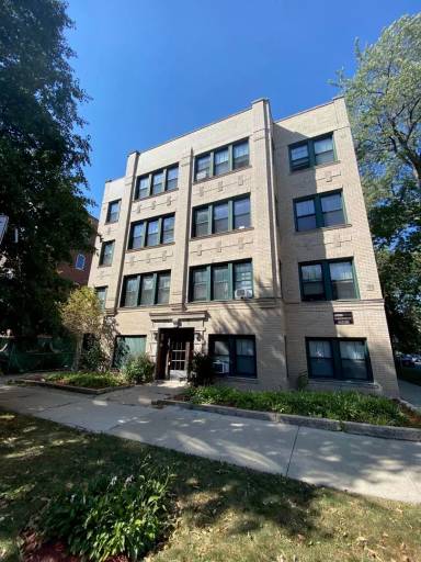 Main picture of 3222 N Karlov Ave