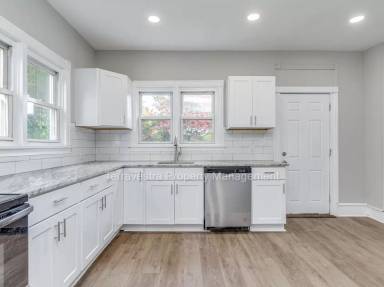 Main picture of 116 W Main St
