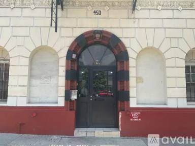 Main picture of 450 S Kenmore Ave