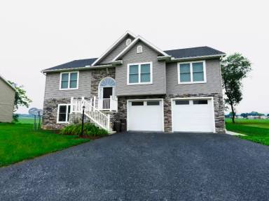 Main picture of 15 Victoria Ct