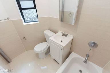 Main picture of 315 W 21st St