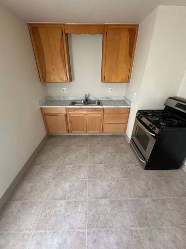 Main picture of 1374 Willow St