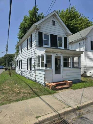 Main picture of 913 Pine St