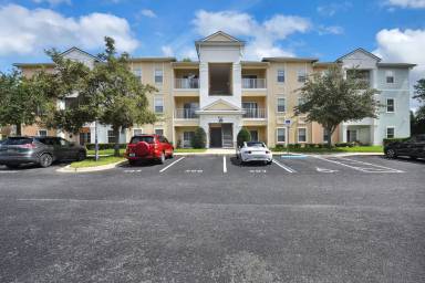 Main picture of 8241 Pelican Landing Rd