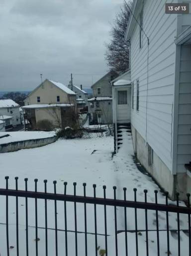 Main picture of 27 Myrick St