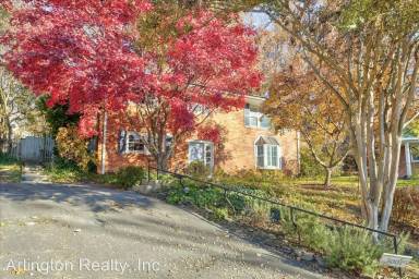 Main picture of 3001 S Hill St