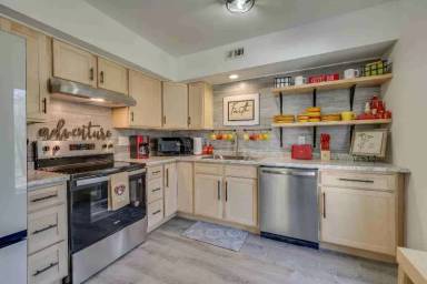 Main picture of 5009 Emerald Dr