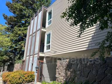 Main picture of 2221 Parker St