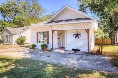 Main picture of 608 N Adelaide St