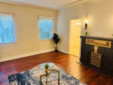 Main picture of 409 W 3rd St