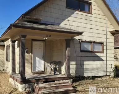 Main picture of 1717 S Water St