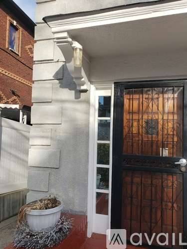 Main picture of 4612 Murdock Ave