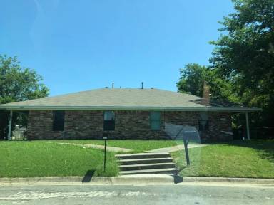 Main picture of 2320 Vanderbilt Ct
