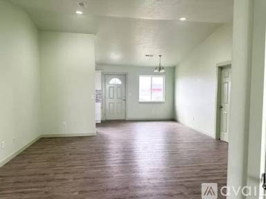 Main picture of 2914 Blaine St