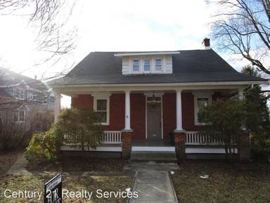Main picture of 2711 Logan St