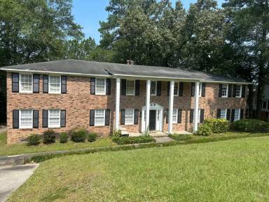 Main picture of 725 Montague Rd