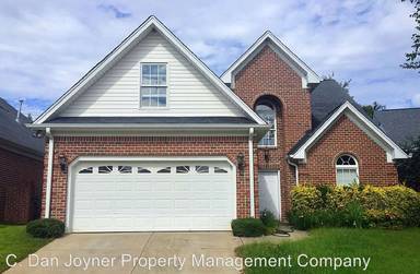 Main picture of 7 Greenview Dr