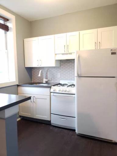 Main picture of 400 Central Ave