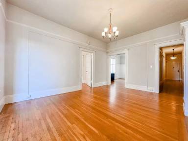 Main picture of 1135 Masonic Ave