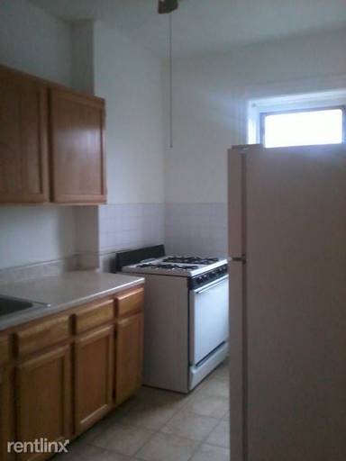 Main picture of 880 Saint Johns Pl