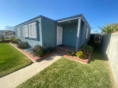 Main picture of 1649 W Imperial Hwy