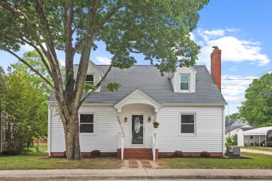 Main picture of 304 N Main St