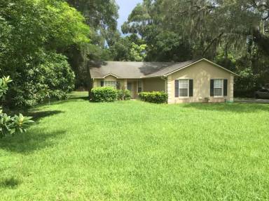 Main picture of 1750 N Sparkman Ave