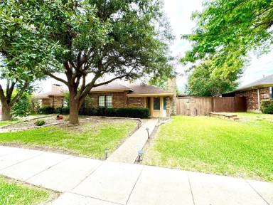 Main picture of 1205 University Dr