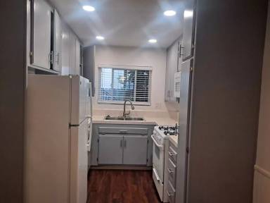 Main picture of 1663 Diamond St