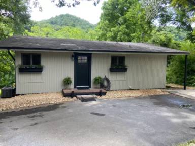 Main picture of 115 Longwood Rd