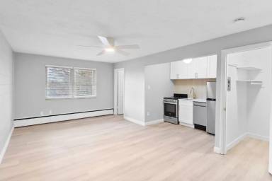 Main picture of 2837 Minto Ave