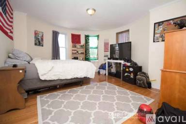 Main picture of 438 Washington St