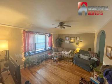 Main picture of 3047 S Howell Ave