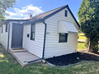 Main picture of 4895 Chase St