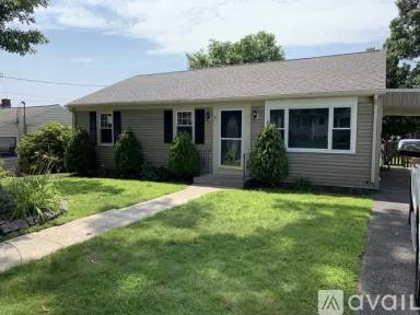Main picture of 31 Chepachet Ave