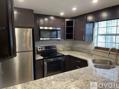 Main picture of 308 SE 10th Ave