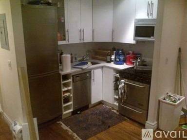 Main picture of 322 W 14th St