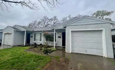Main picture of 620 Poplar Ave