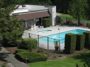 Main picture of Sammamish Bluffs Condominiums