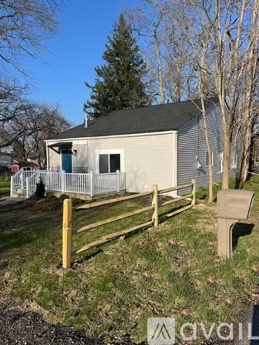 Main picture of 842 Lloyd Ave